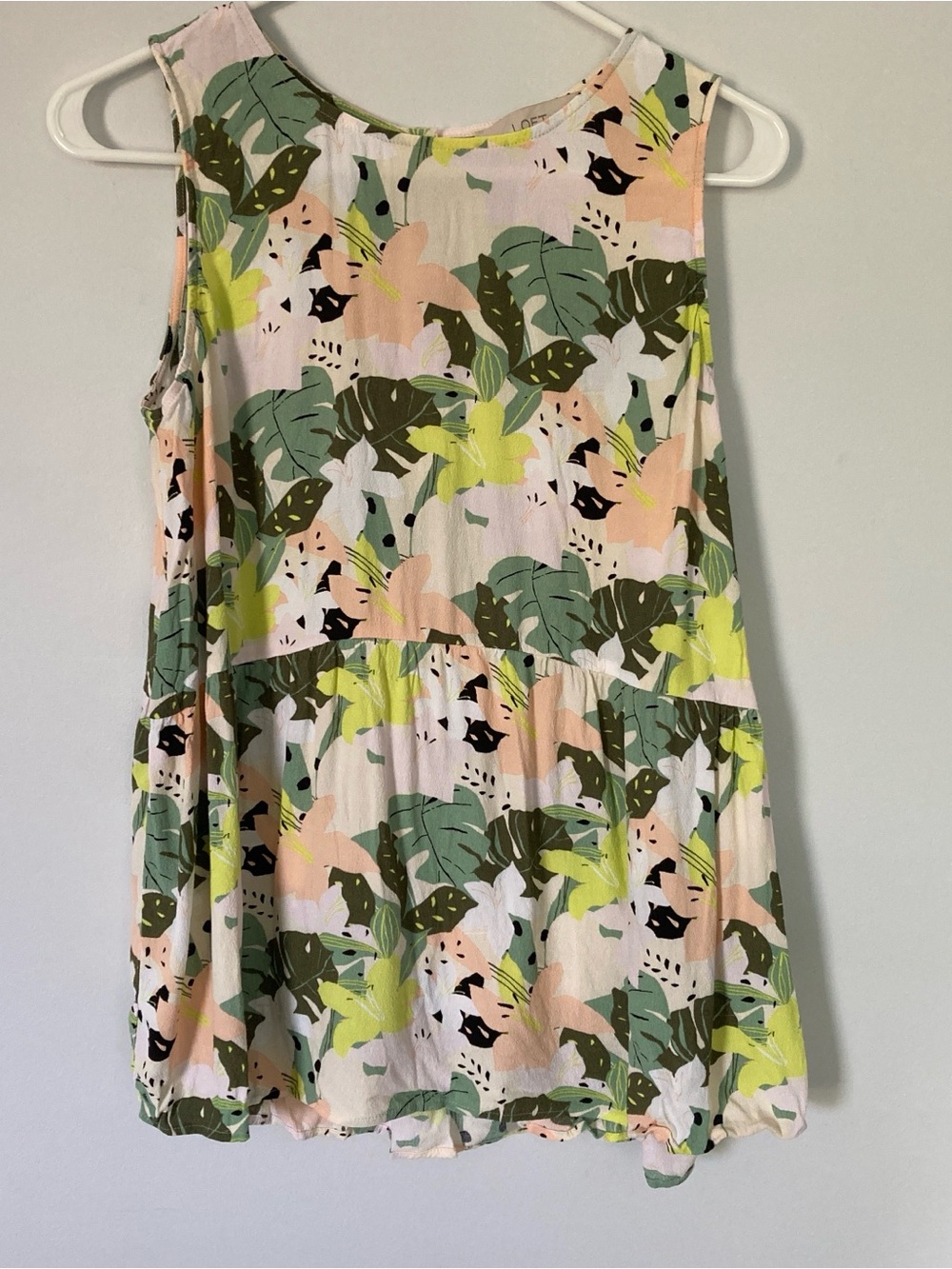 Loft Floral Tank with Button Back